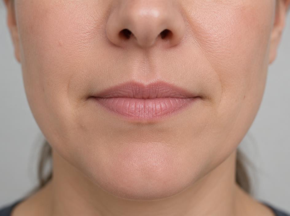 Real mouth position for p, with the tongue resting naturally