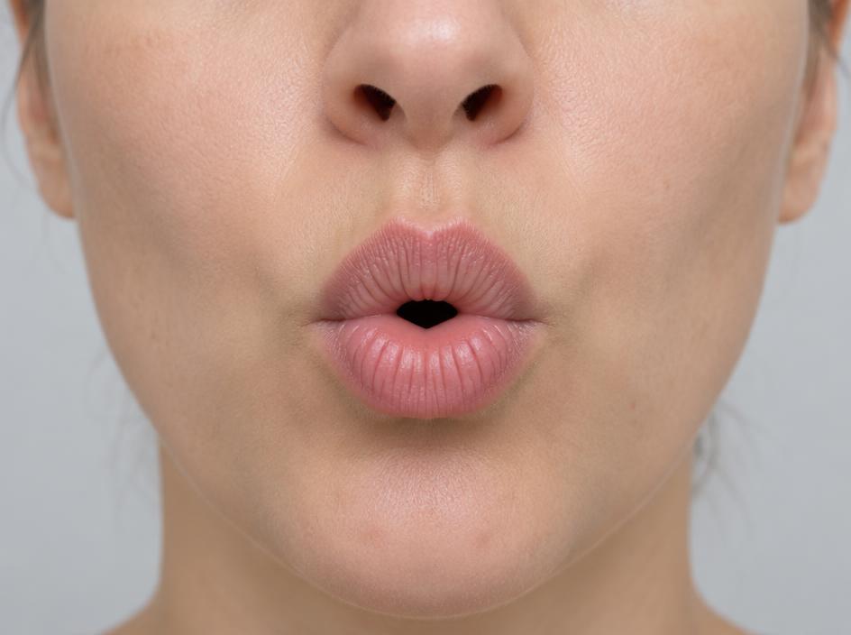 Real mouth position for oo, with the tongue held high